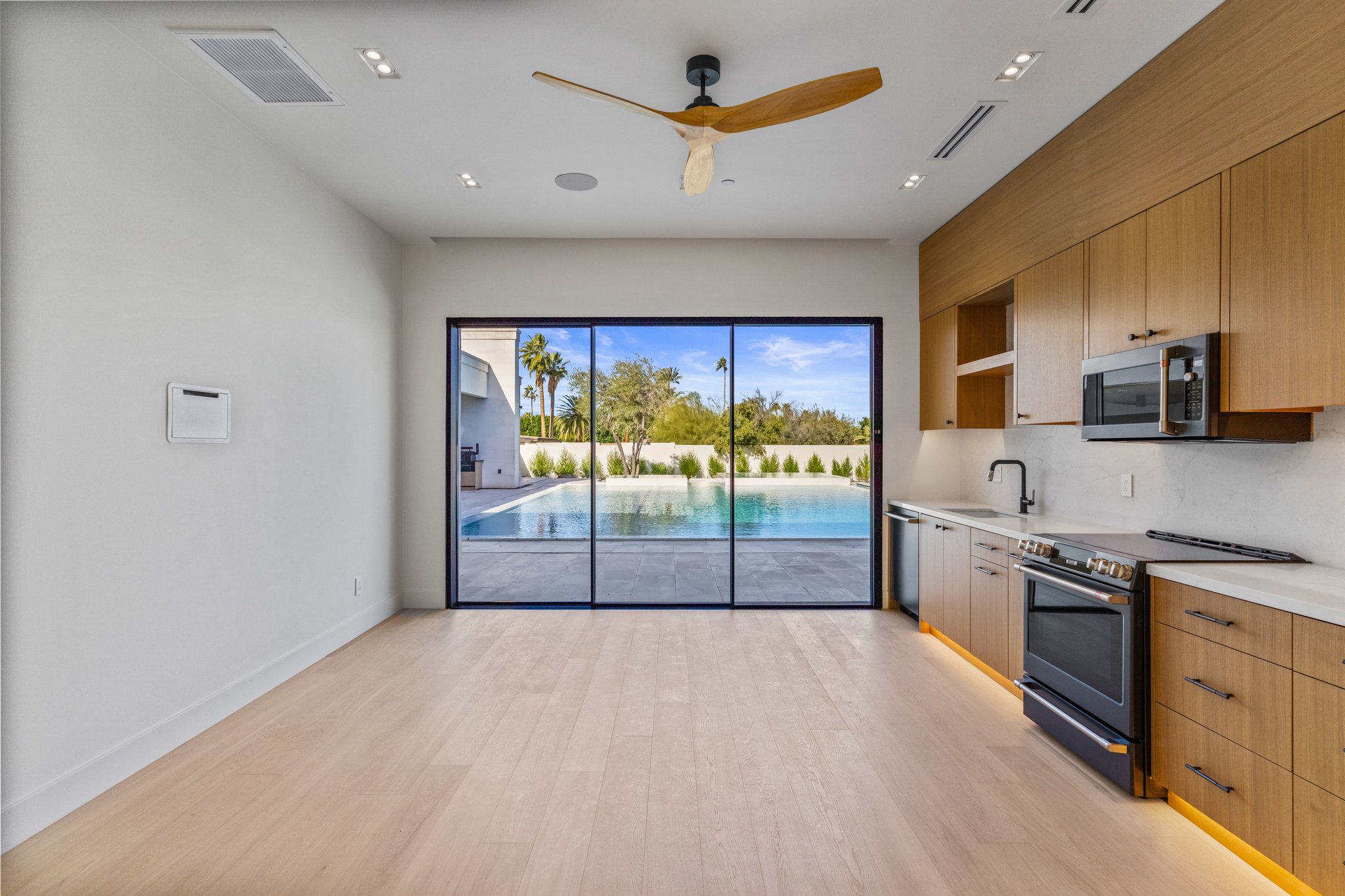 5305 N 68th — Interiors 6